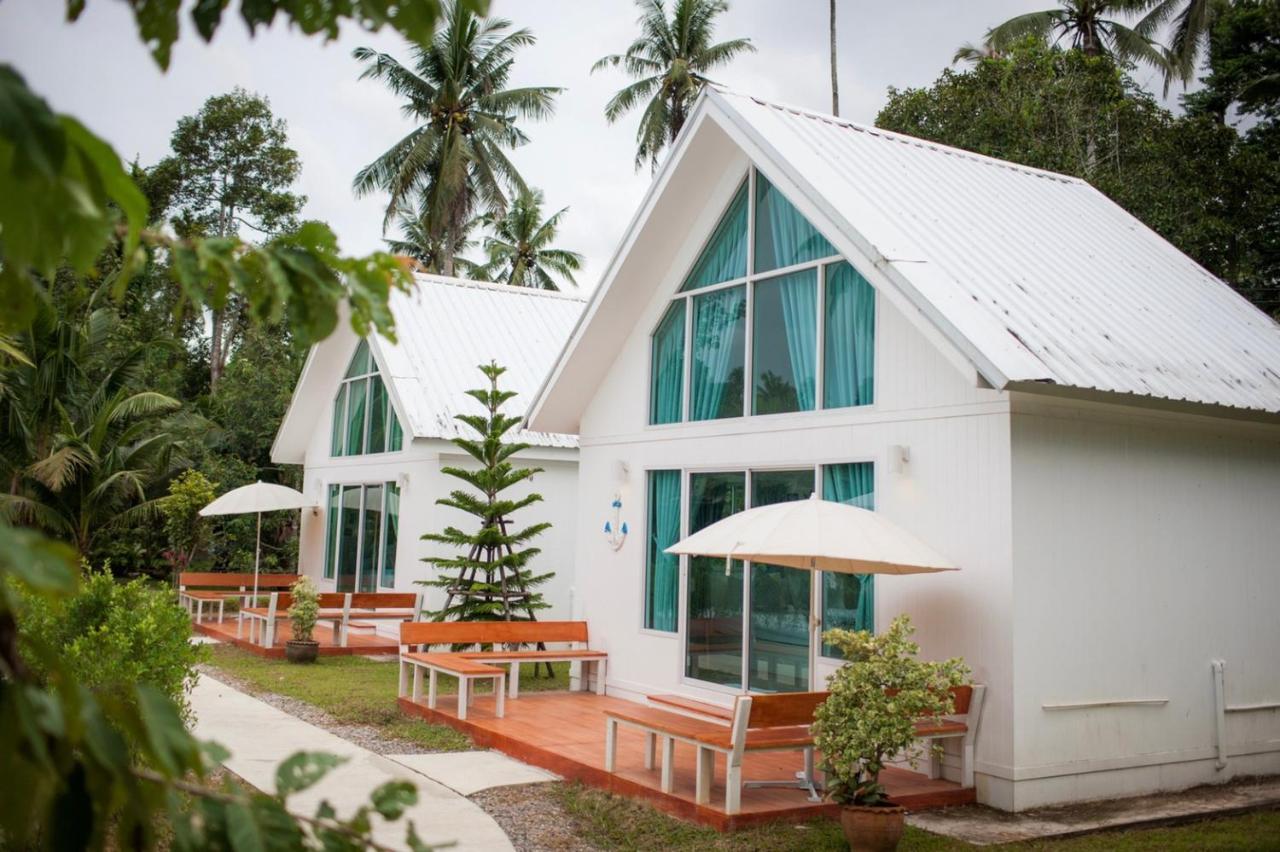 Hostel Thirty Tree Garden House Chumphon Exterior foto